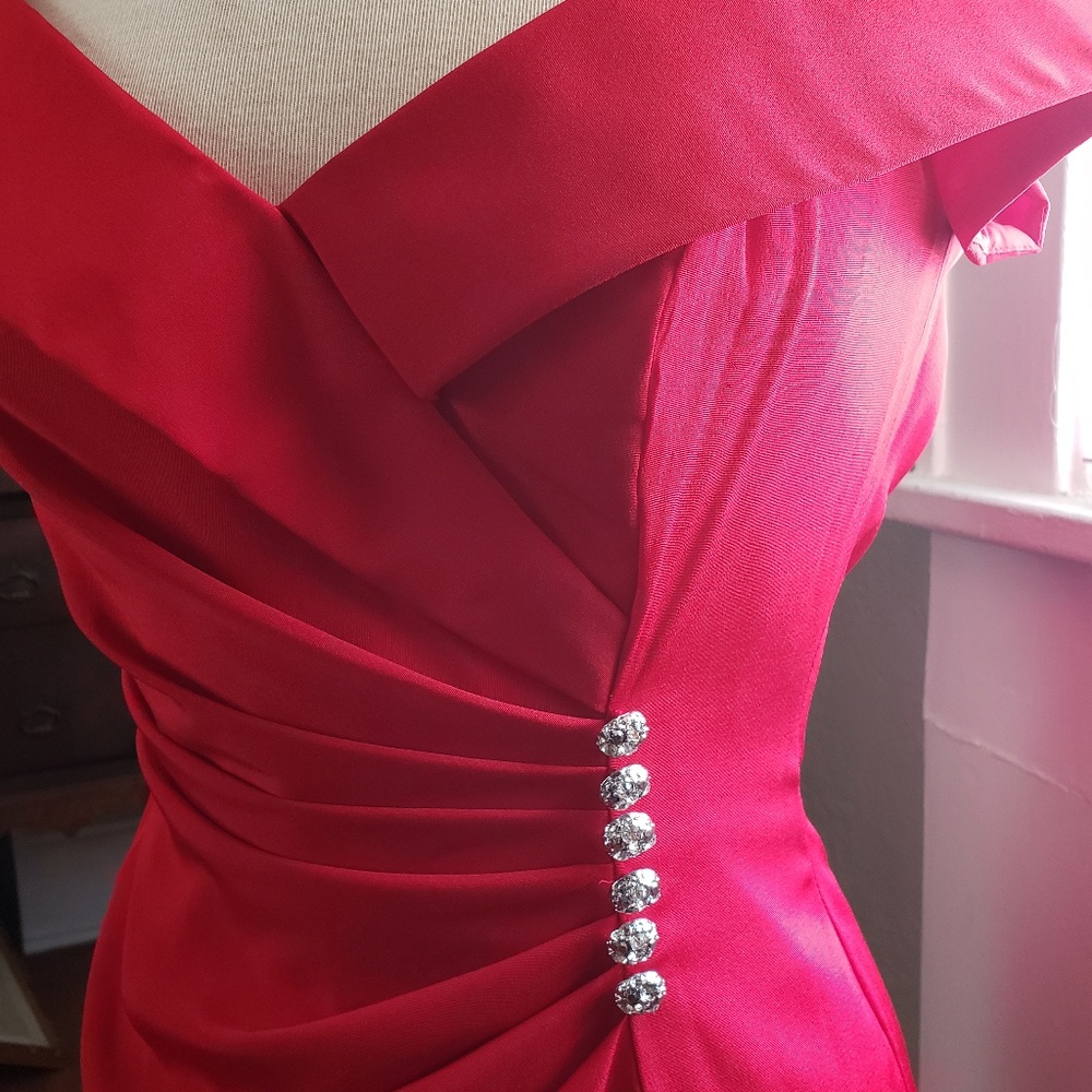 BOMBSHELL!! Vintage Little Red Dress